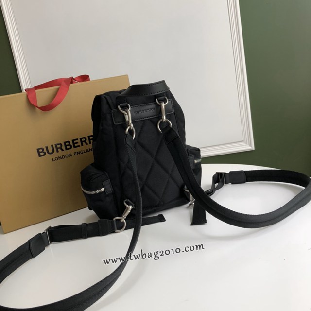 Burberry專門店新款小號軍旅背包 巴寶莉尼龍布女士雙肩背包 yxb1246